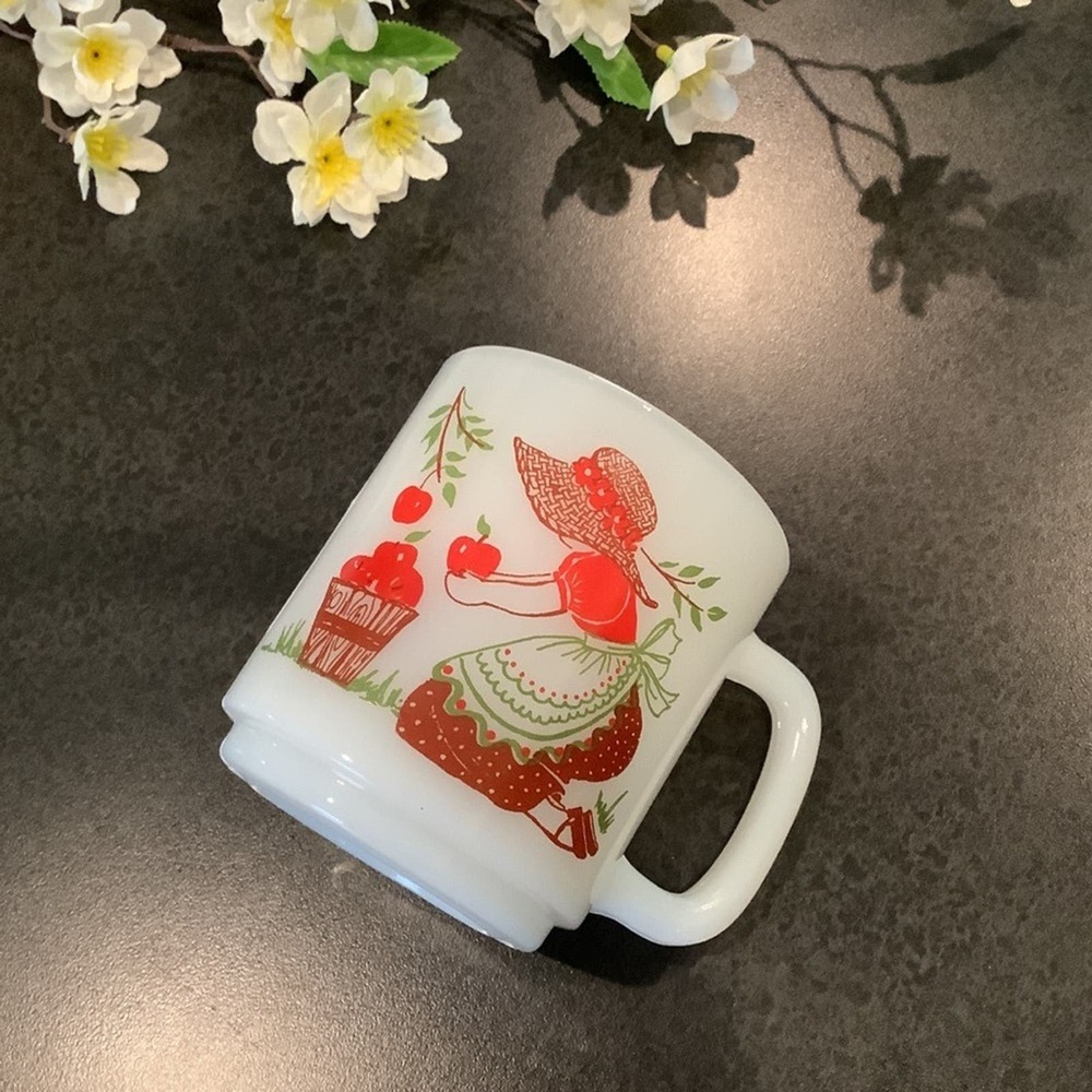 Vintage Glasbake Milk Glass Apples & Prairie Dress Giving Proverb Coffee Mug 80s - Picture 1 of 11